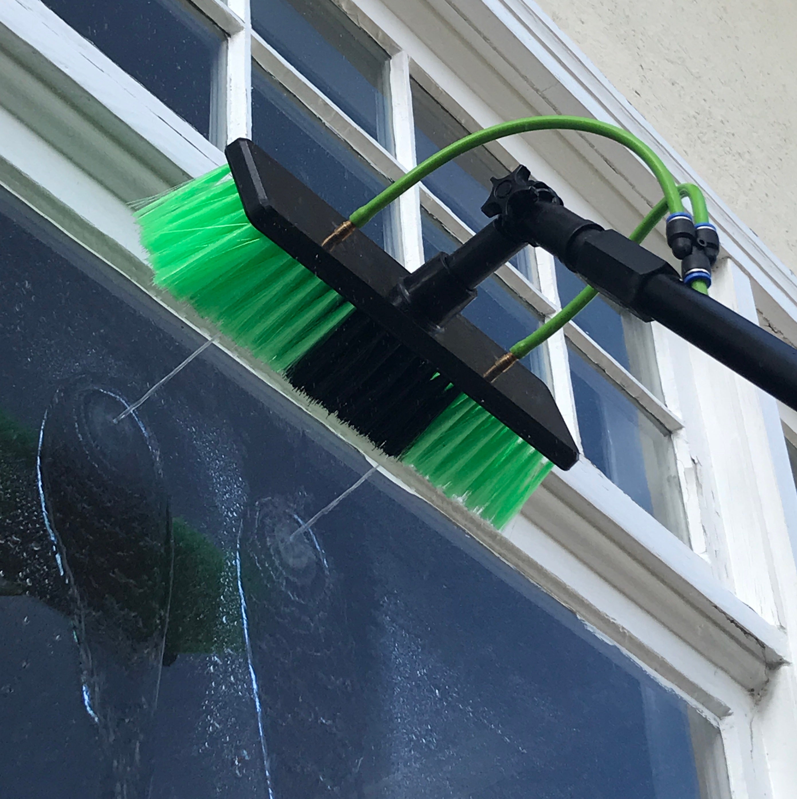 Window Cleaning & Solar Washing Tool - Water Fed Pole Brush (24